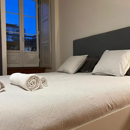 Charming Double With Workspace On Lisbon's Iconic Street Lisboa