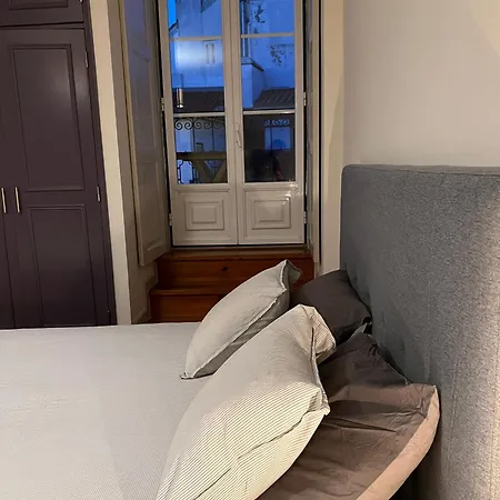 Hotel Charming Double With Workspace On Lisbon's Iconic Street Lisboa