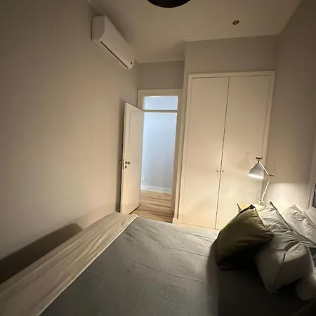 Hotel Charming Double With Workspace On Lisbon's Iconic Street Lisboa