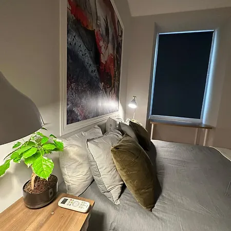 Charming Double With Workspace On Lisbon's Iconic Street Hotel