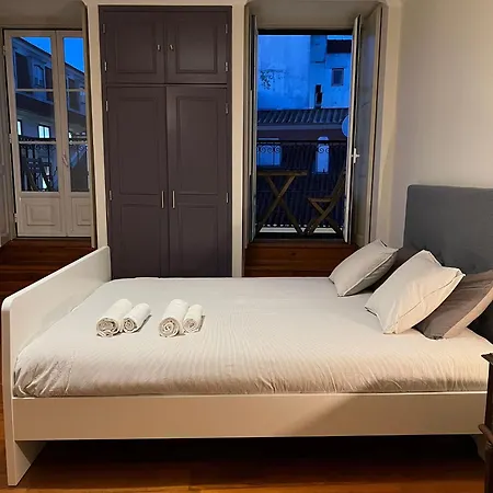 Charming Double With Workspace On Lisbon's Iconic Street Hotel *